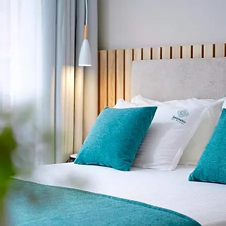 Sentimento Sea Breeze Hotel *